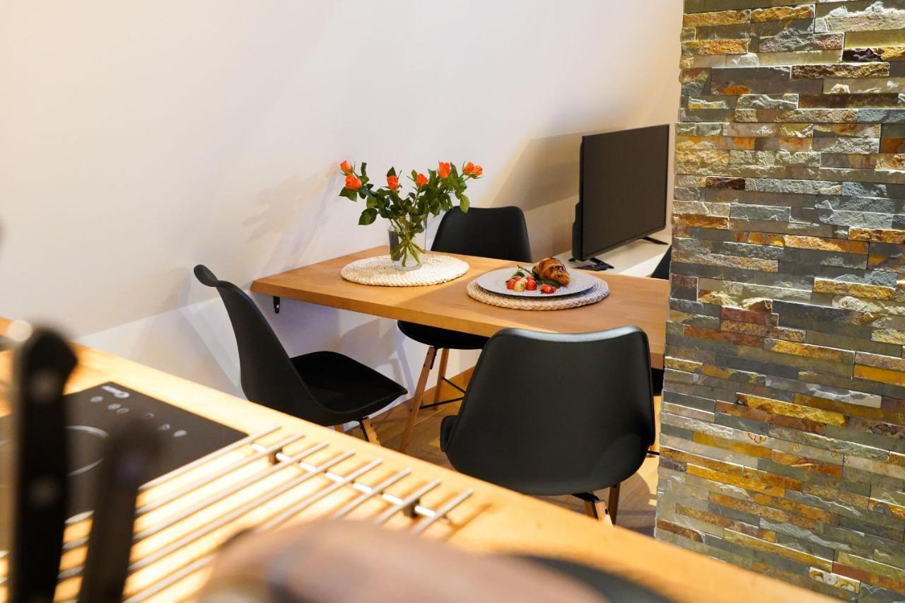 Apartment Anaapart *